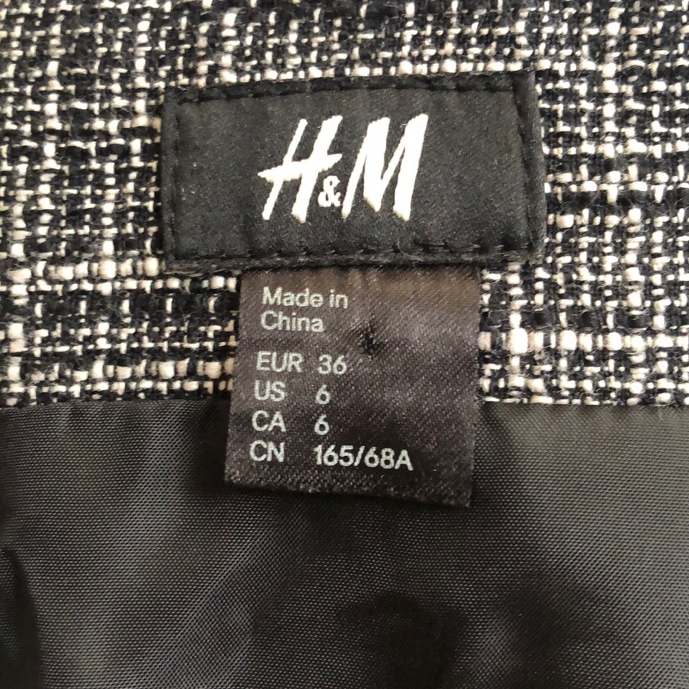 Mini skirt - Picture 2 of 4